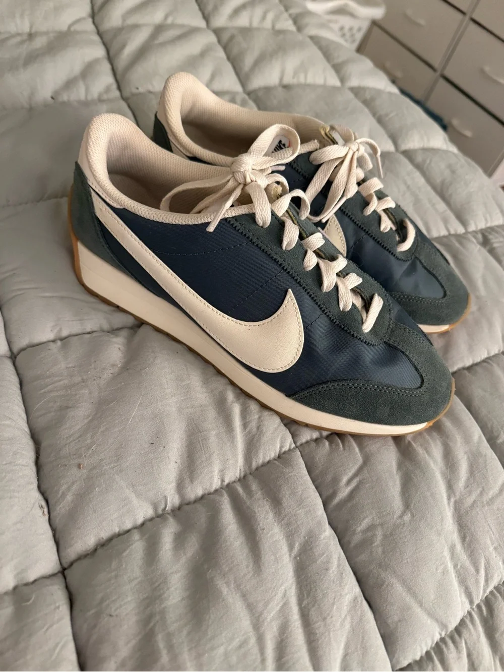 Nike pacific women’s green sneakers